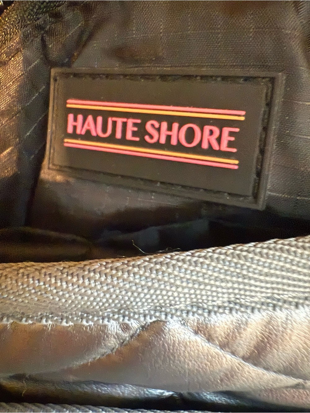 HAUTE SHORE Quilted Metallic Crossbody - Picture 7 of 7